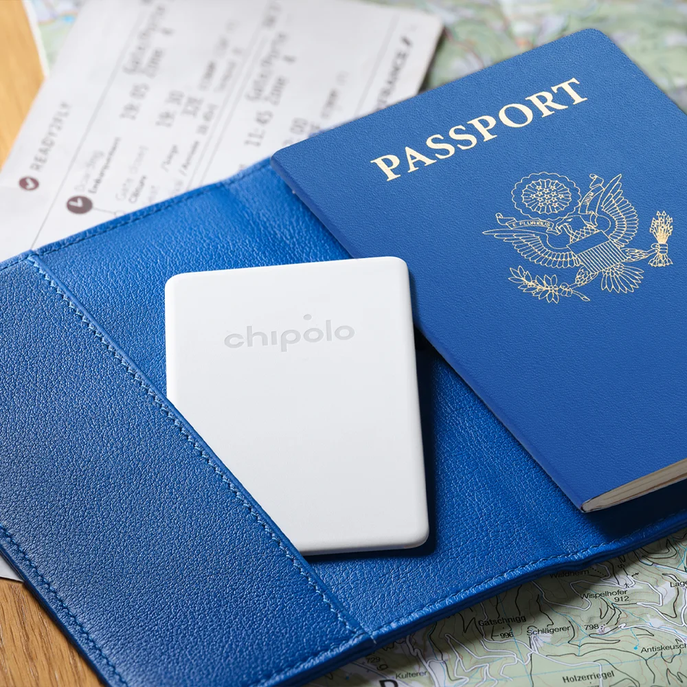 Chipolo CARD Spot - Works with the Google Find My Network bij Duifhuizen