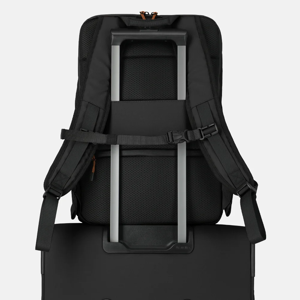 Travelite Briize rugzak M black bij Duifhuizen
