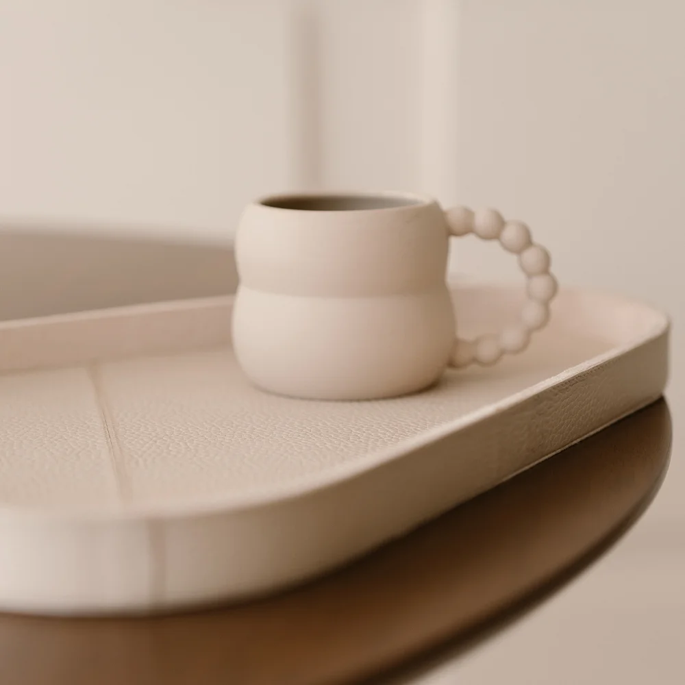 Chamada leren dienblad organisch effen M beige bij Duifhuizen