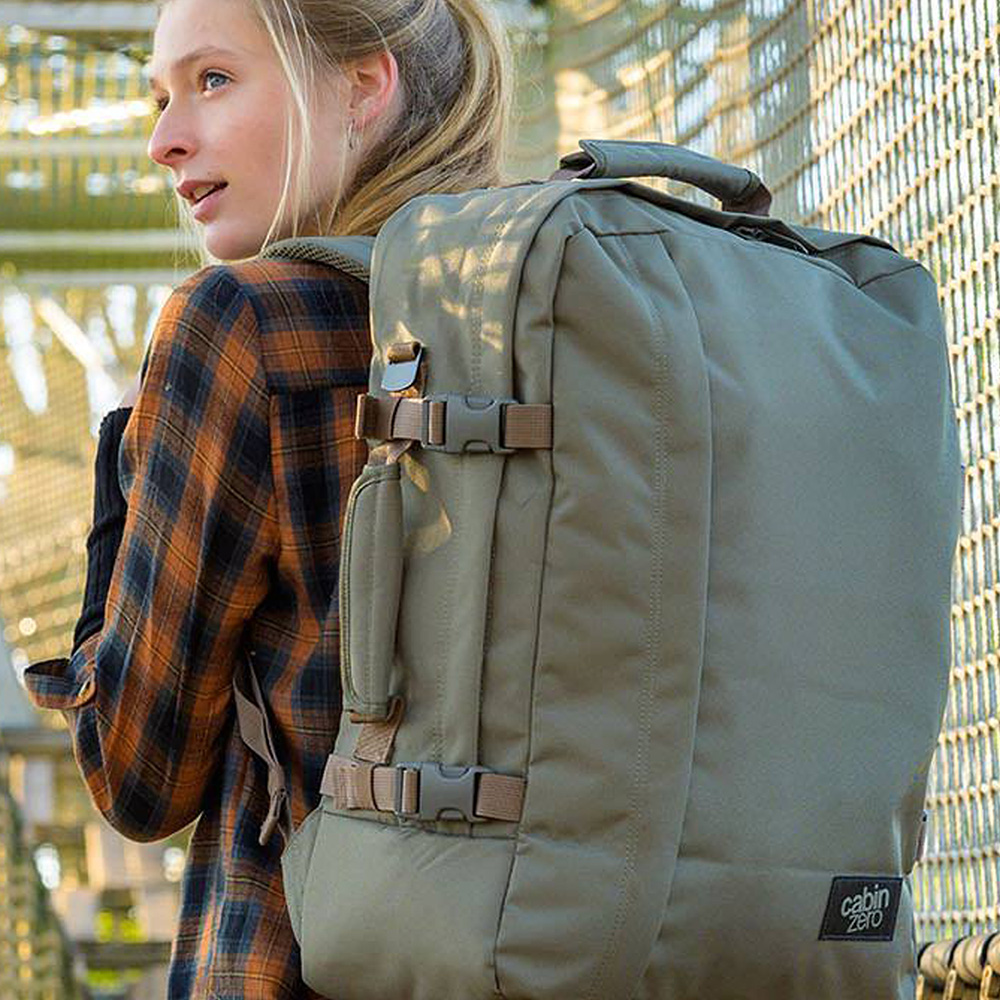 CABINZERO Classic rugzak 44L georgian khaki bij Duifhuizen