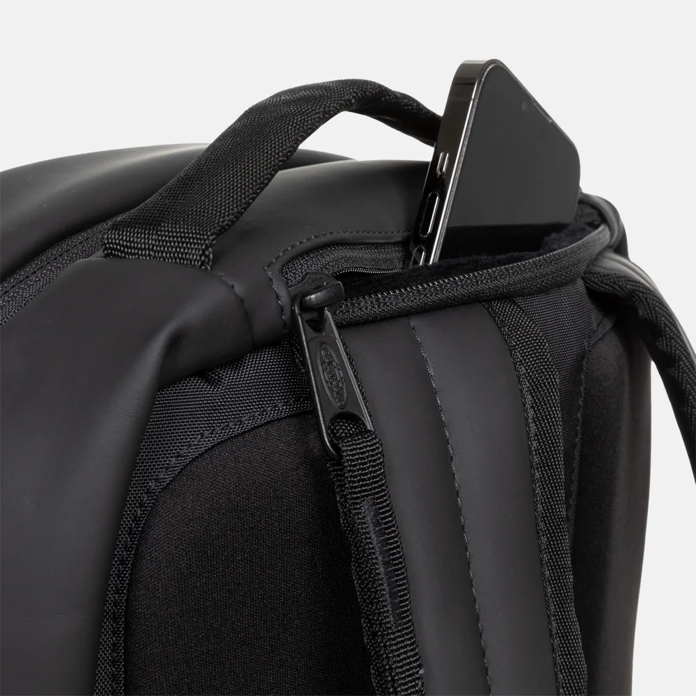Eastpak Tecum F Cnnct rugzak 15 inch matte black bij Duifhuizen