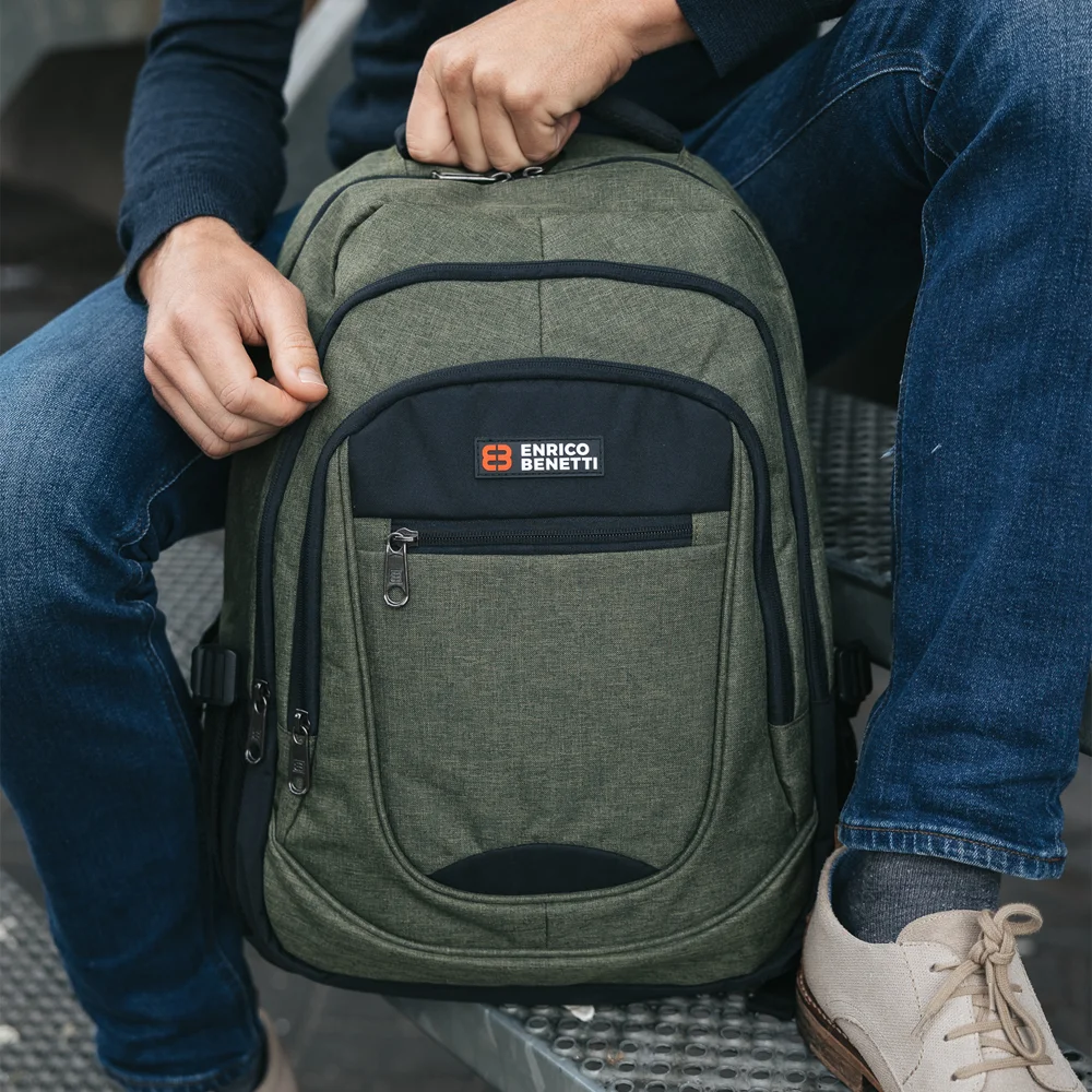 Enrico Benetti Hamburg laptoprugzak 17 inch olijf bij Duifhuizen