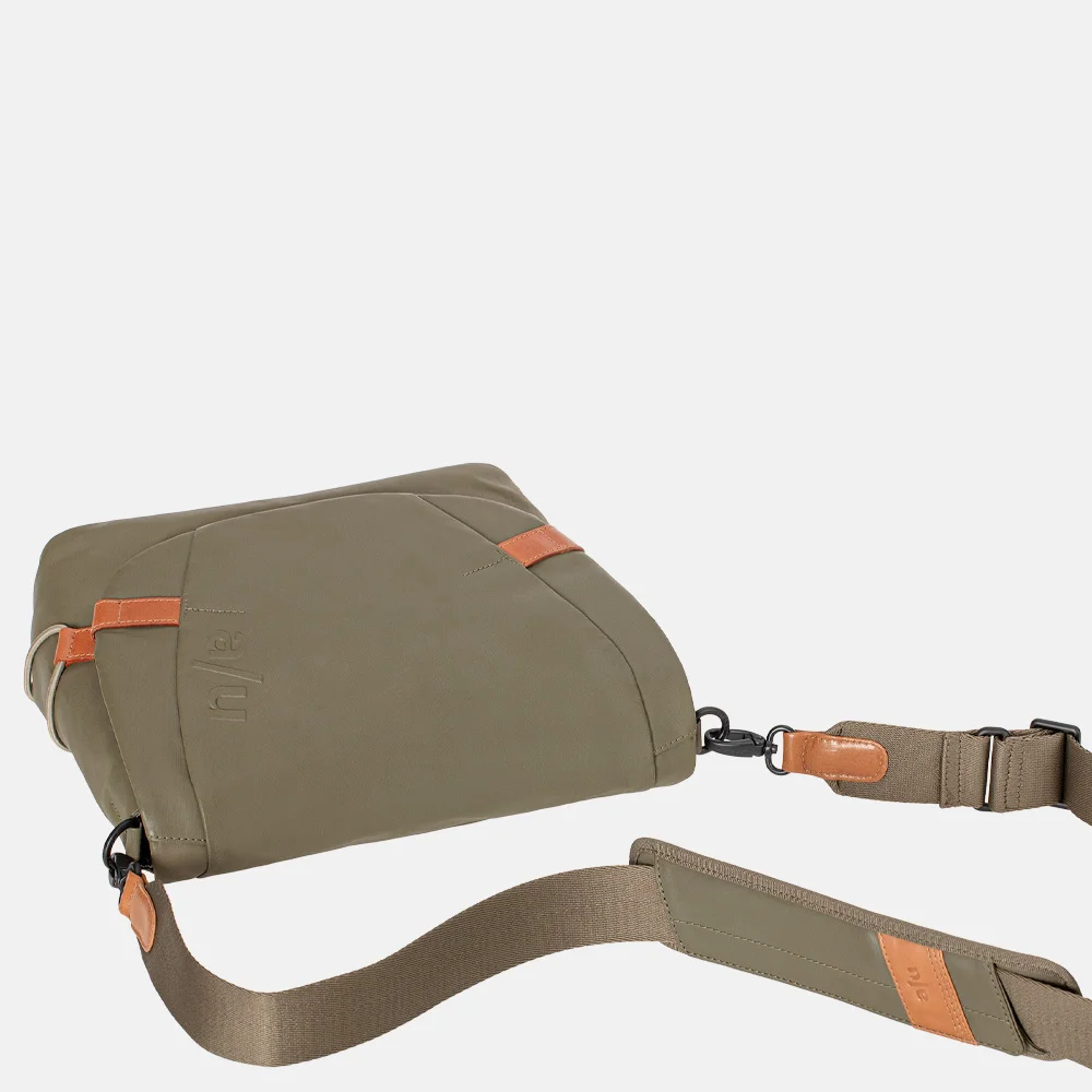 Aunts and Uncles Japan Sendai schoudertas fallen rock bij Duifhuizen