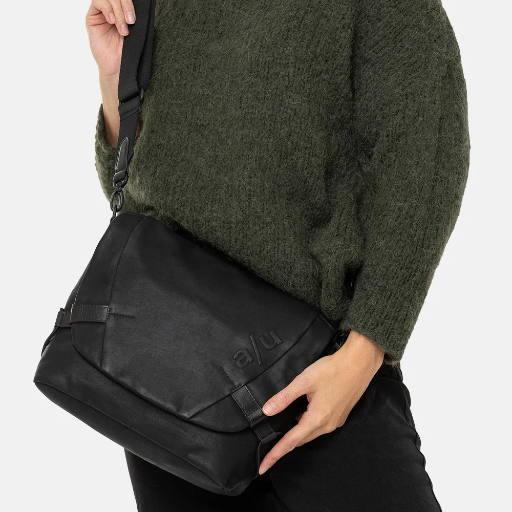 Aunts and Uncles Japan Sendai crossbody tas black bij Duifhuizen