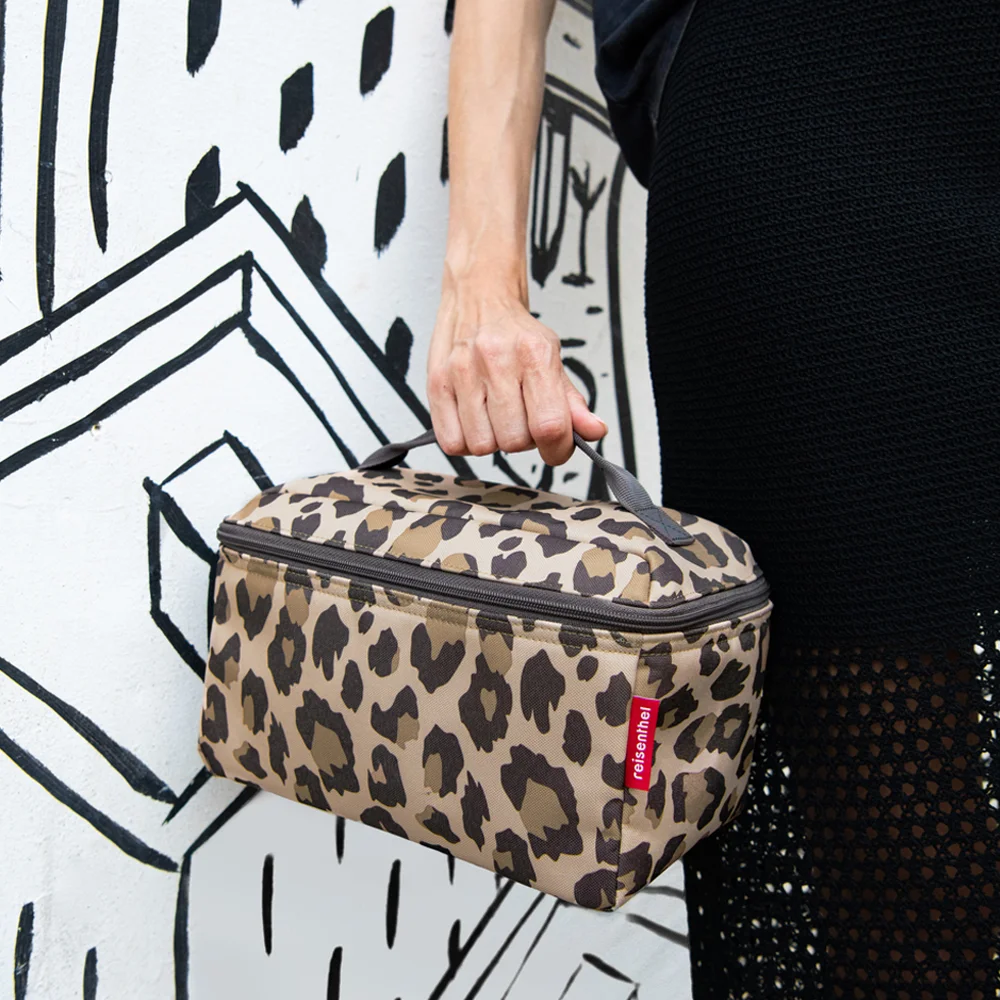 Reisenthel beautycase leo macchiato bij Duifhuizen
