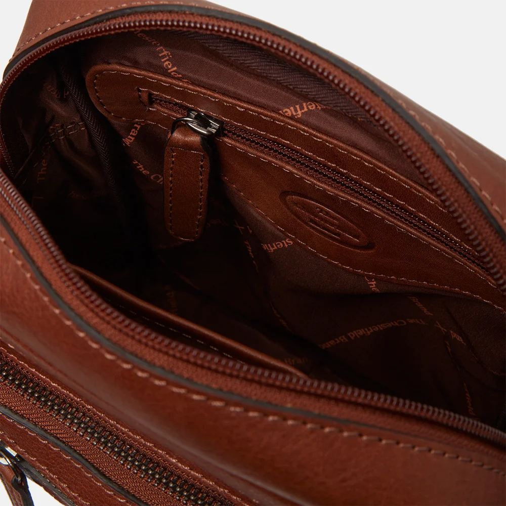 Chesterfield Ancona schoudertas cognac bij Duifhuizen