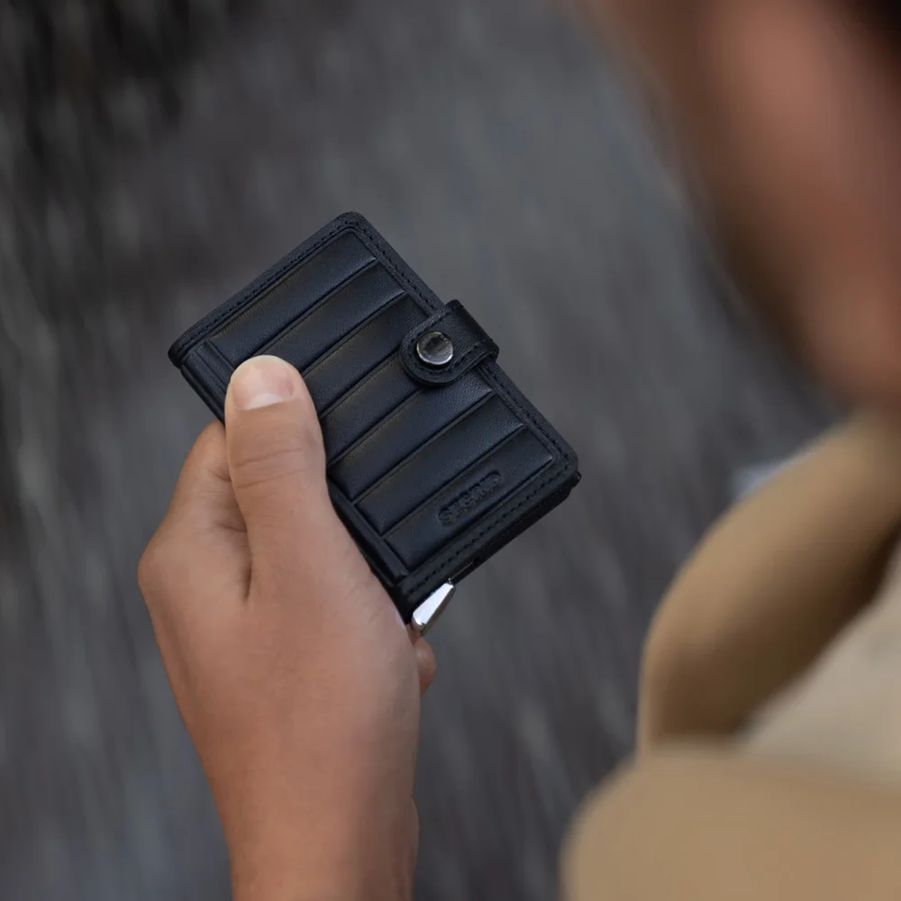 Secrid Premium Miniwallet Emboss Lines pasjeshouder black bij Duifhuizen
