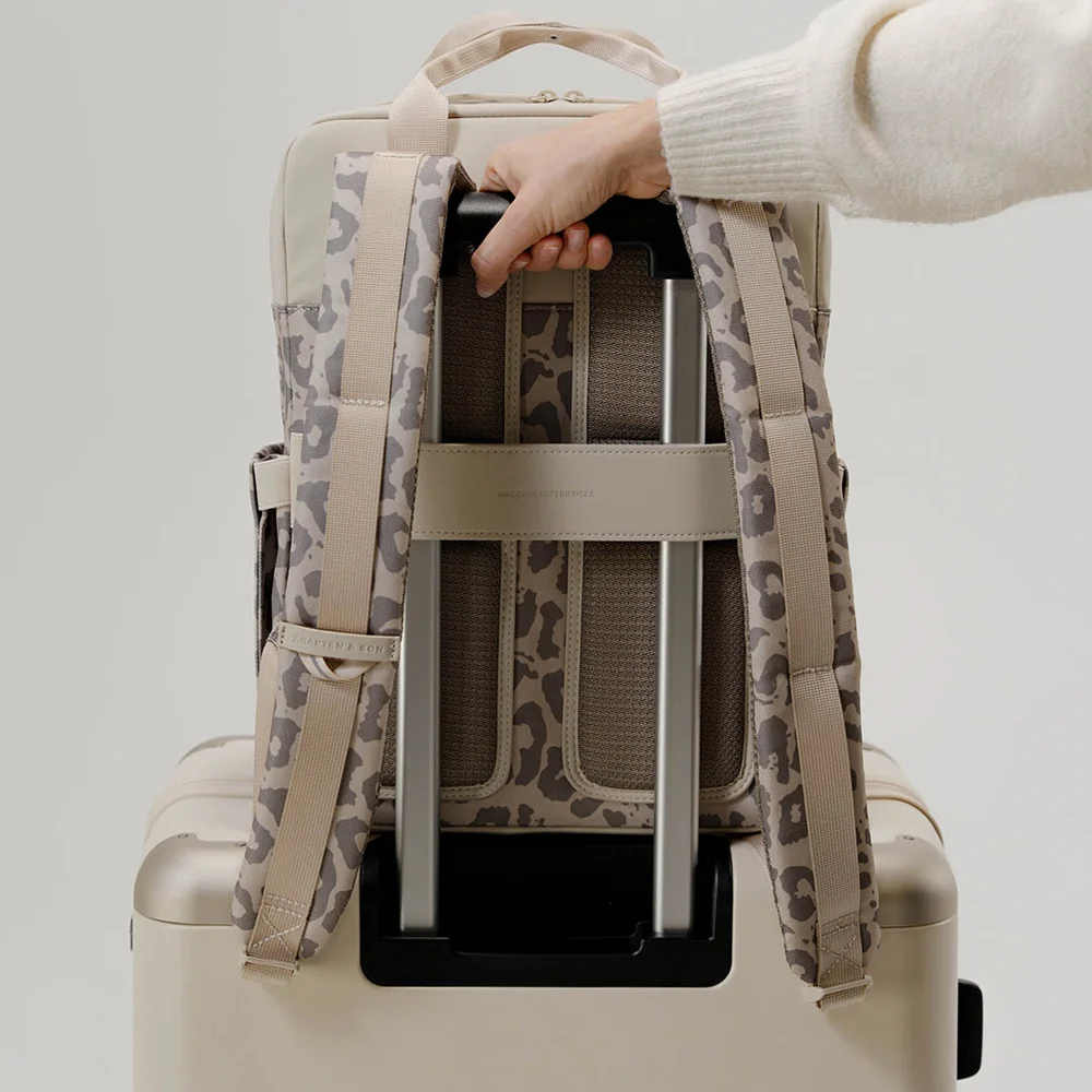 Kapten & Son Bergen Pro LEO laptoprugzak 15 inch leopard bij Duifhuizen