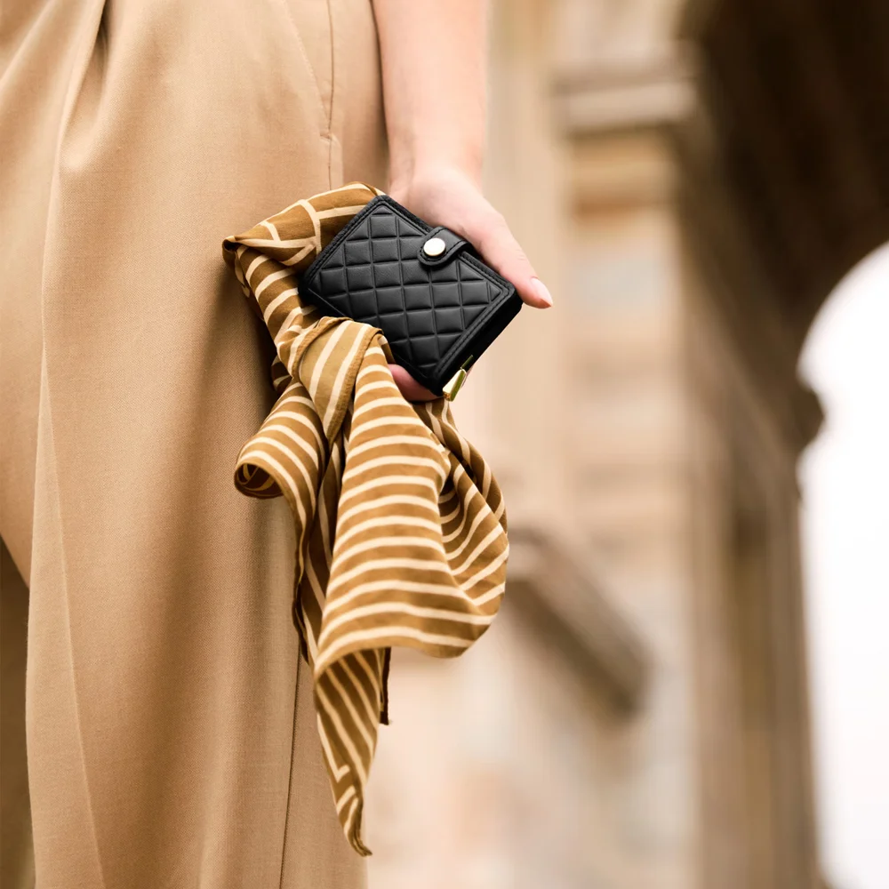 Secrid Premium Miniwallet Emboss Diamond pasjeshouder black bij Duifhuizen