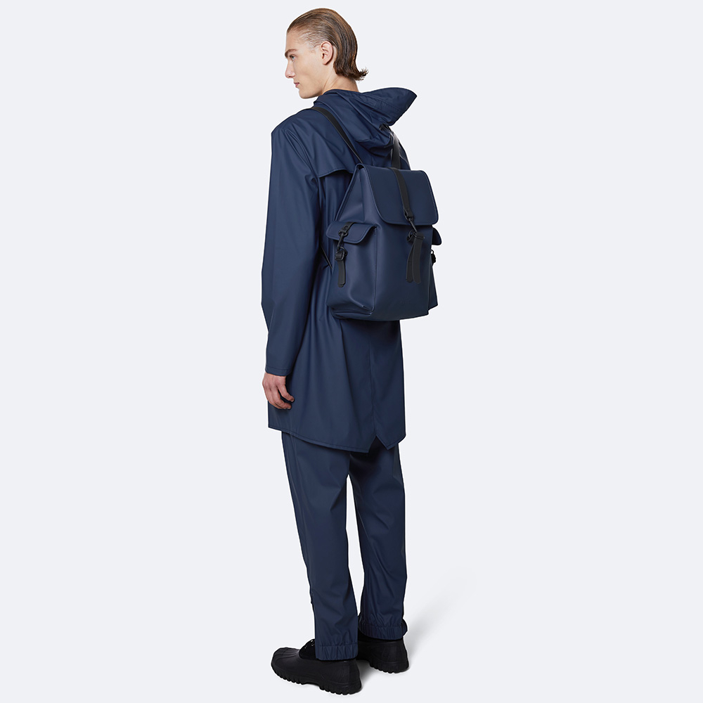 Rains rugzak large blue bij Duifhuizen