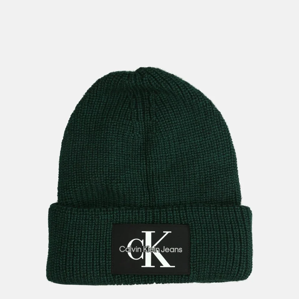 Calvin Klein Monologo Patch beanie muts dark seaweed bij Duifhuizen