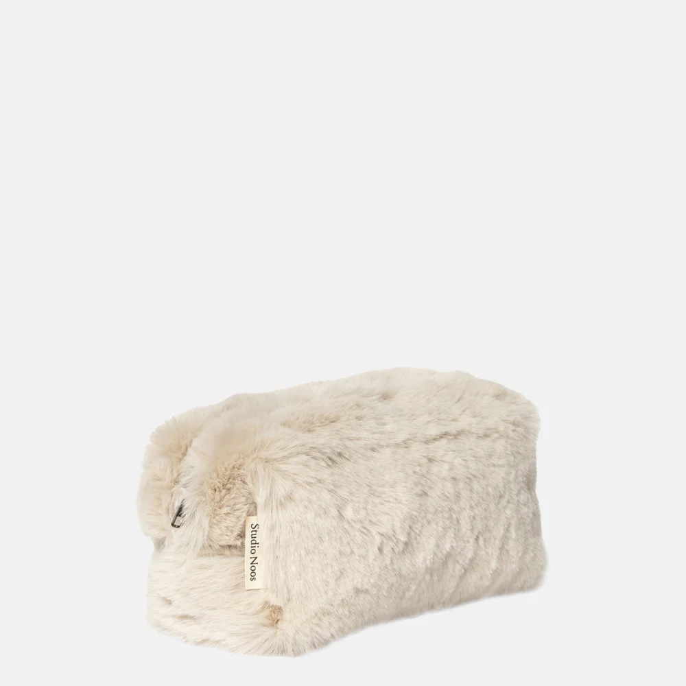 Studio Noos pouch toilettas faux fur neutral bij Duifhuizen