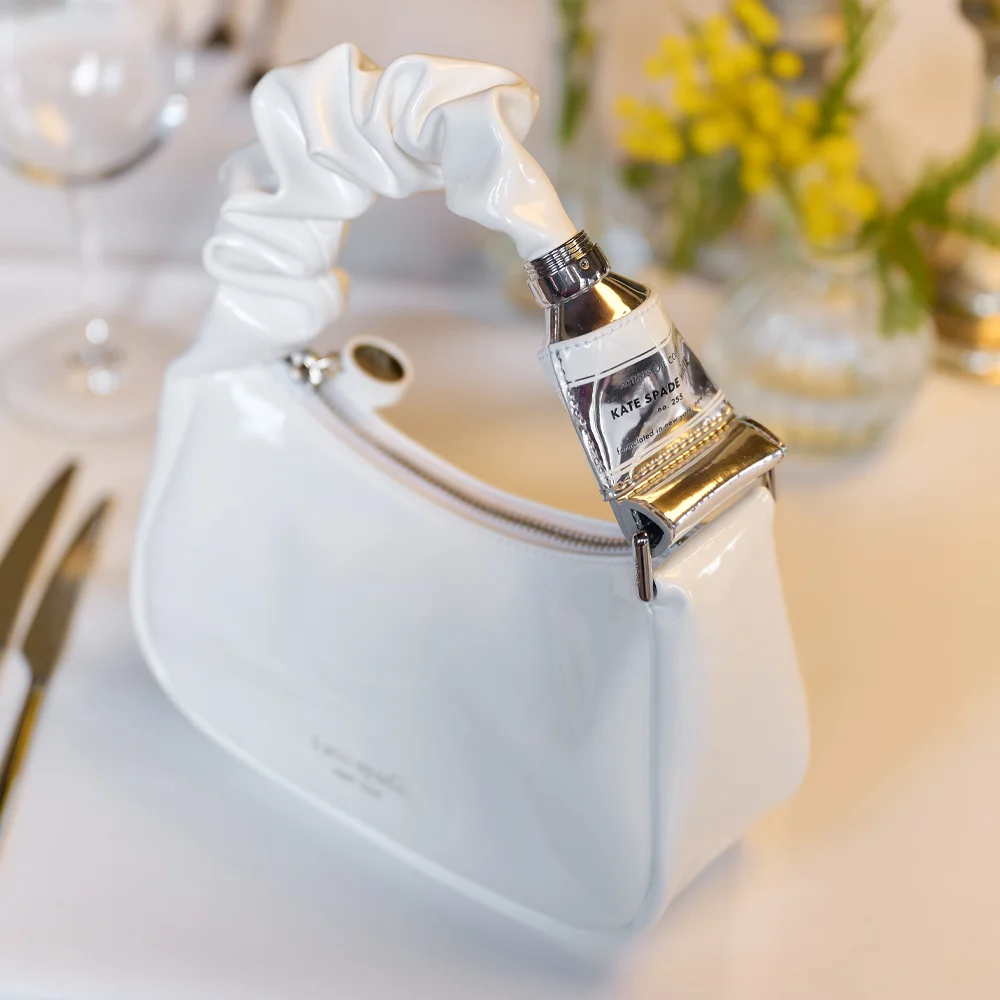 Kate Spade Squeeze Mini handtas true white bij Duifhuizen