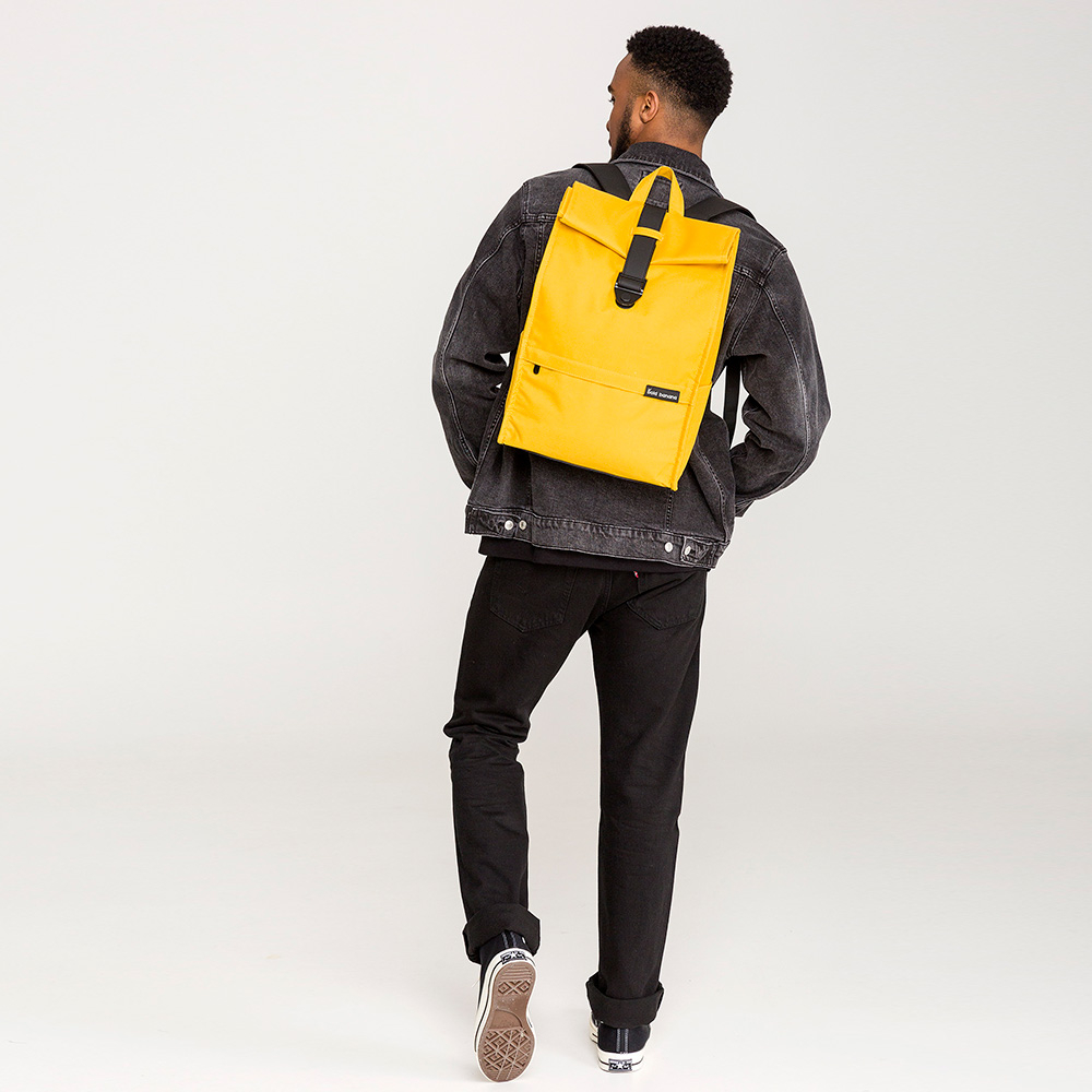 Bold Banana Roll Top rugzak 15.6 inch yellow beetle bij Duifhuizen