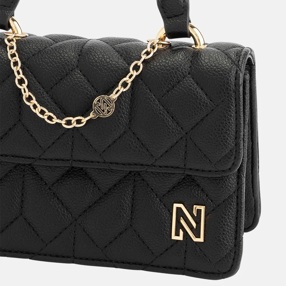 Nikkie Amna handtas black bij Duifhuizen