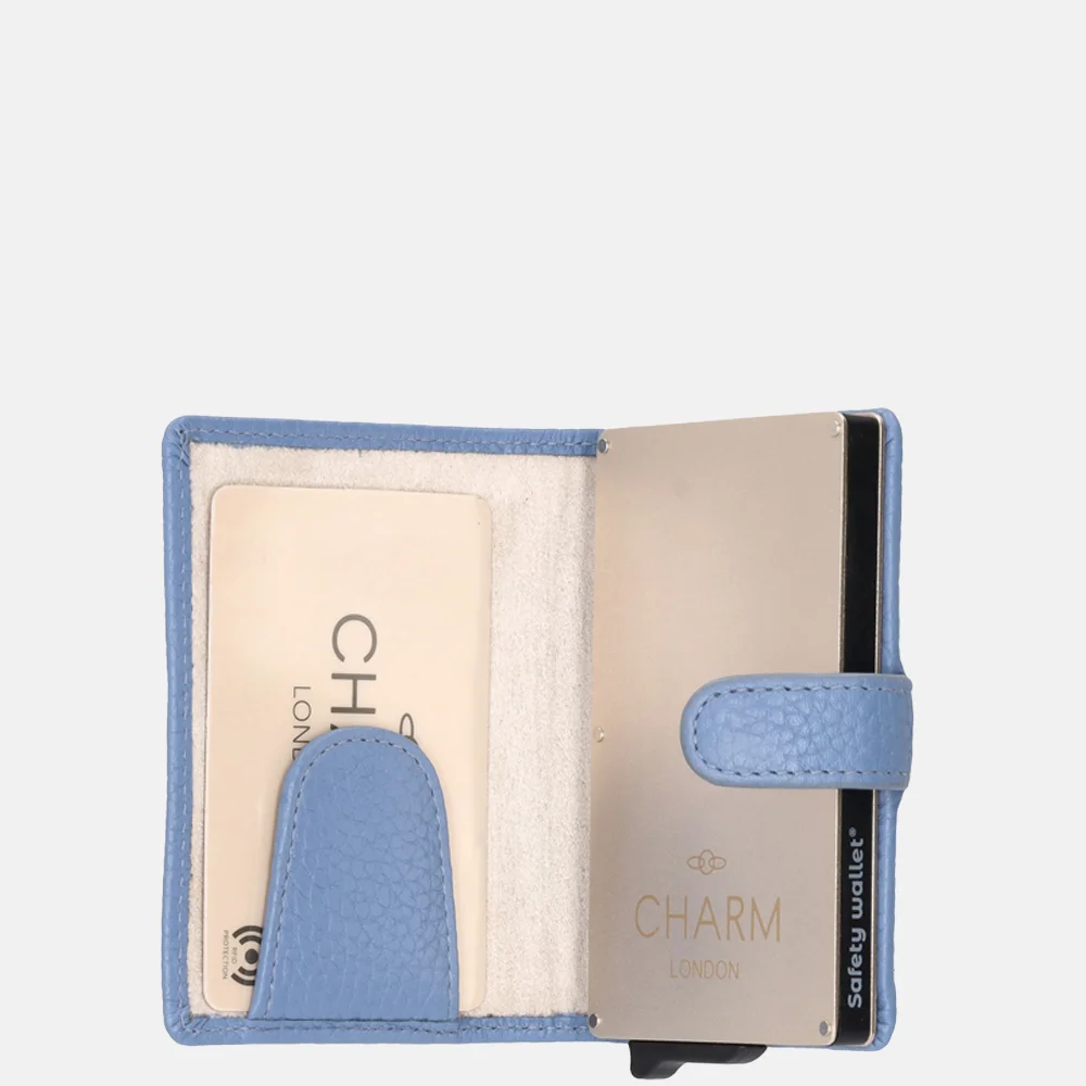 Charm London pasjeshouder baby blauw bij Duifhuizen