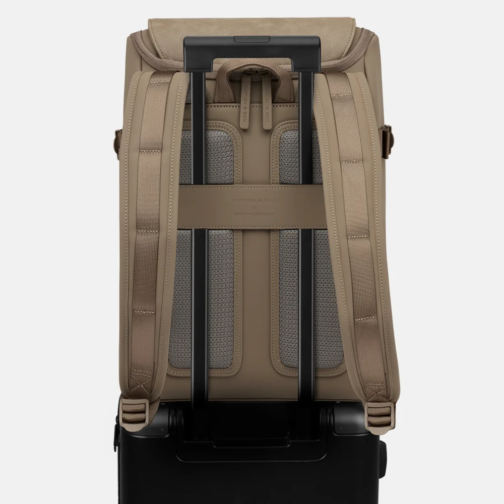 Kapten & Son Bali laptoprugzak M 15 inch walnut bij Duifhuizen