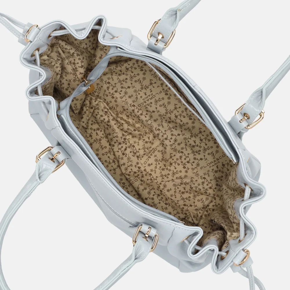 Flora & Co handtas lak blue clair bij Duifhuizen