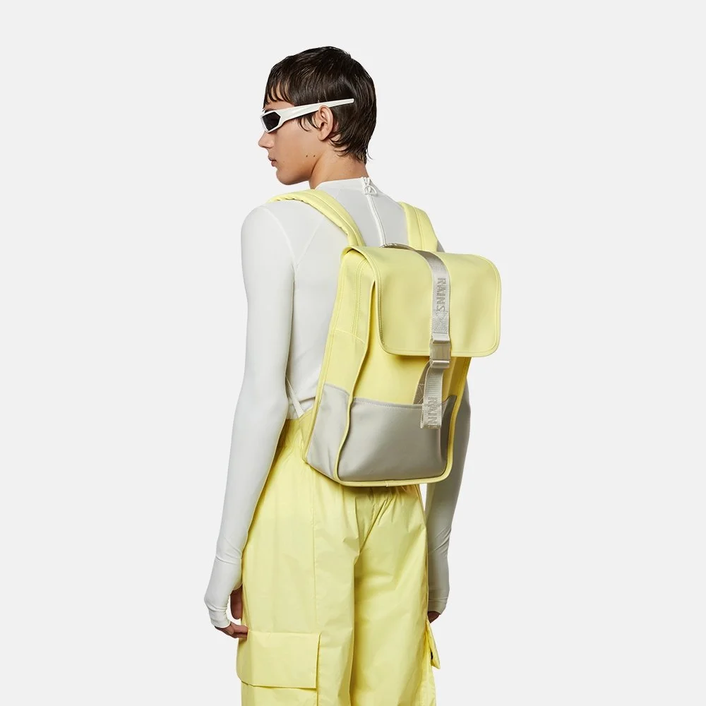 Rains Trail Backpack Mini rugzak straw bij Duifhuizen