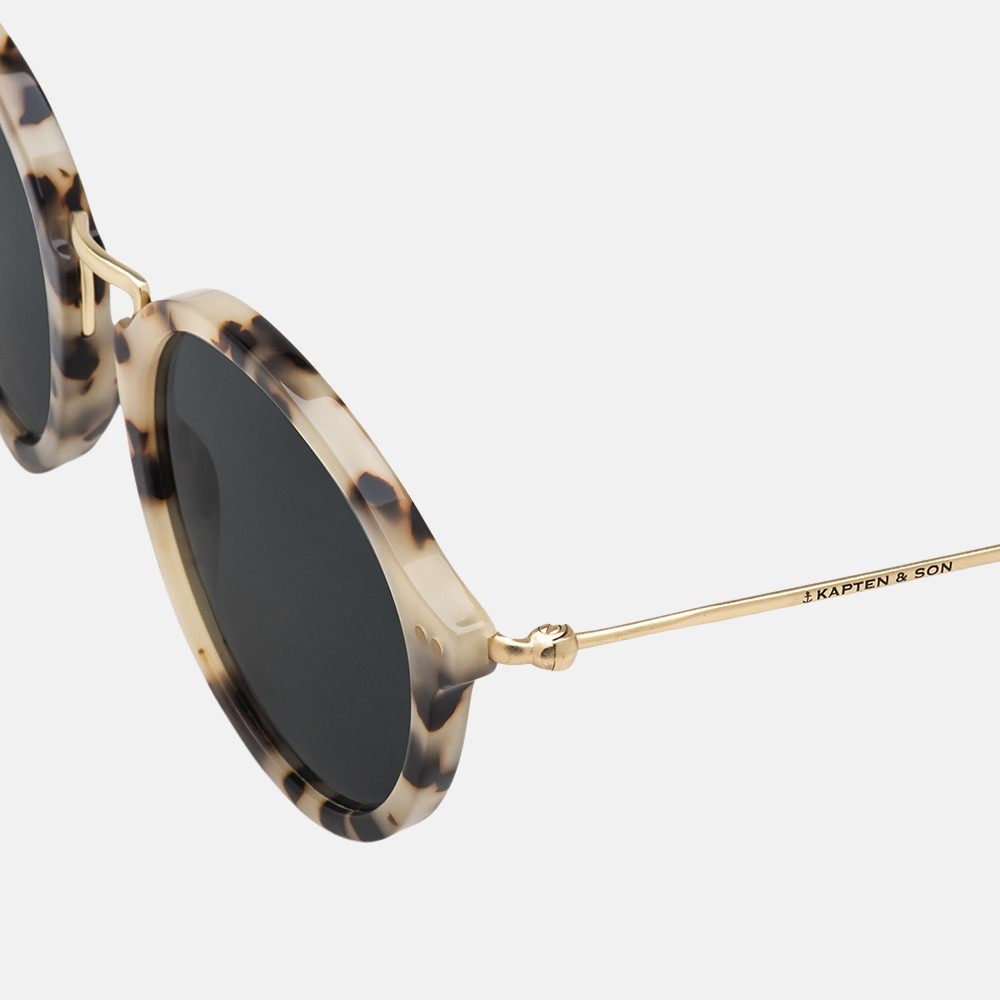 Kapten & Son Maui zonnebril sand tortoise black bij Duifhuizen