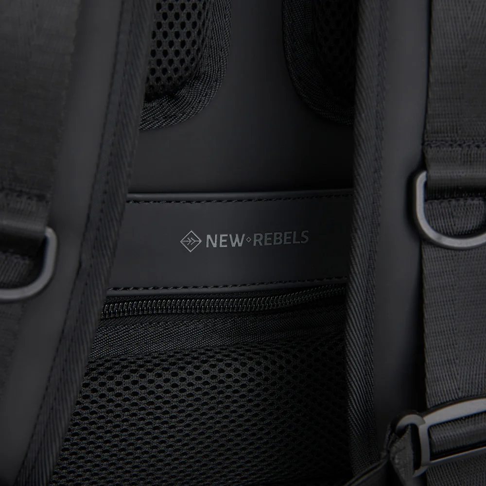 New Rebels Jessi Womby underseater zwart bij Duifhuizen