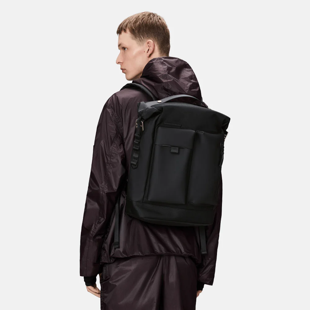 Rains Otaru rolltop rugzak 16 inch black bij Duifhuizen