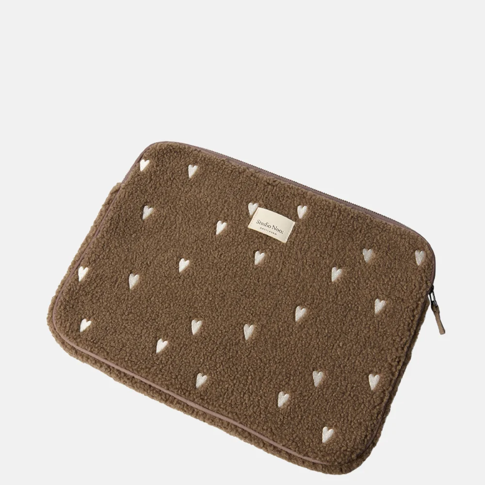 Studio Noos teddy laptophoes 15 inch brown bij Duifhuizen