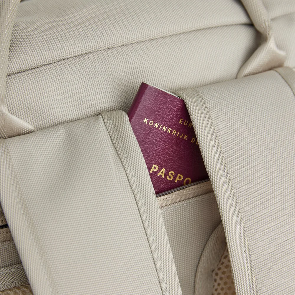 New Rebels Bruce laptoprugzak 15 inch beige bij Duifhuizen