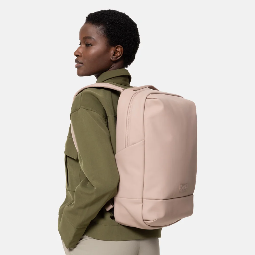 Eastpak Tecum F laptoprugzak 16 inch matte sand bij Duifhuizen