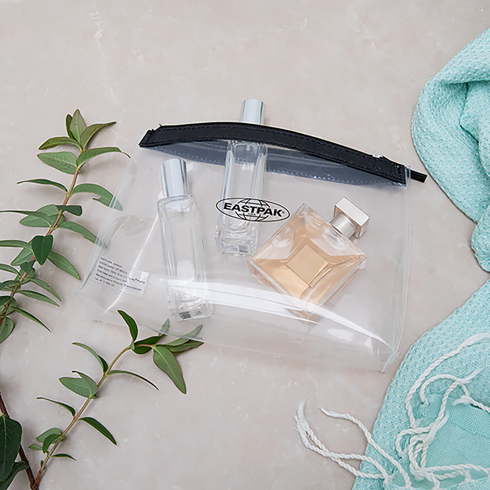 Eastpak toilettas white bij Duifhuizen