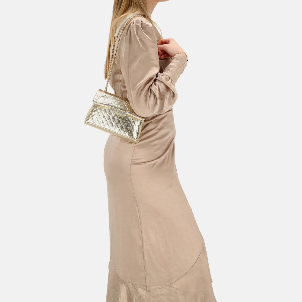 Charm London Klep schoudertas goud bij Duifhuizen