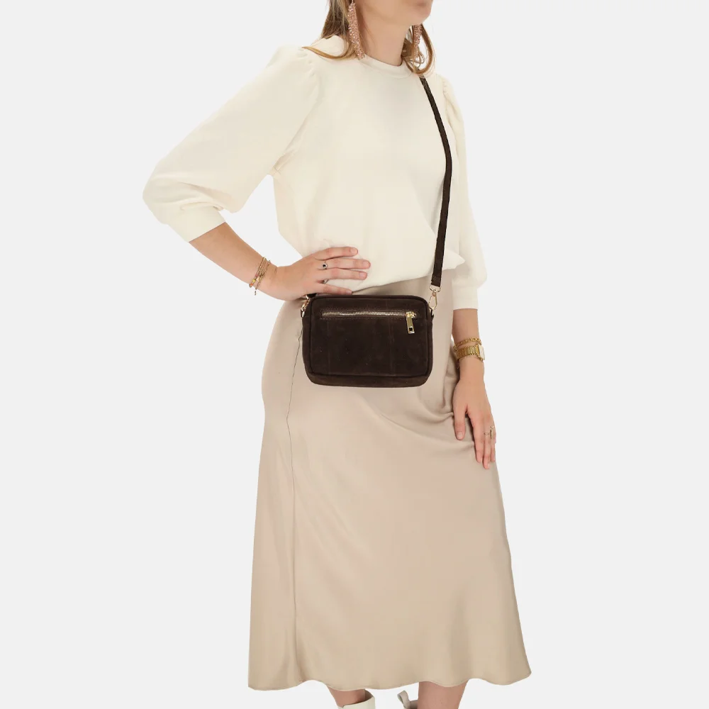 Charm London Elise crossbody tas suede donkerbruin bij Duifhuizen