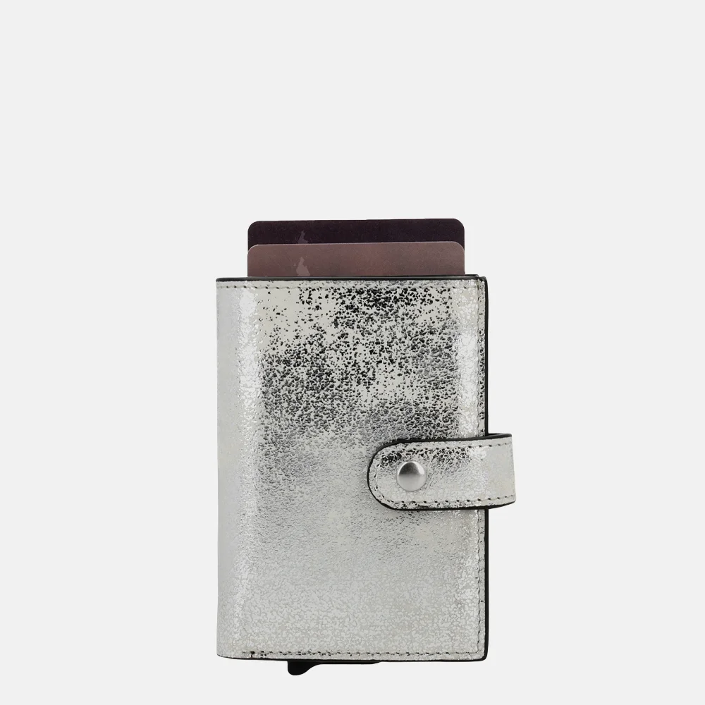 Charm London Metallic pasjeshouder zilver bij Duifhuizen