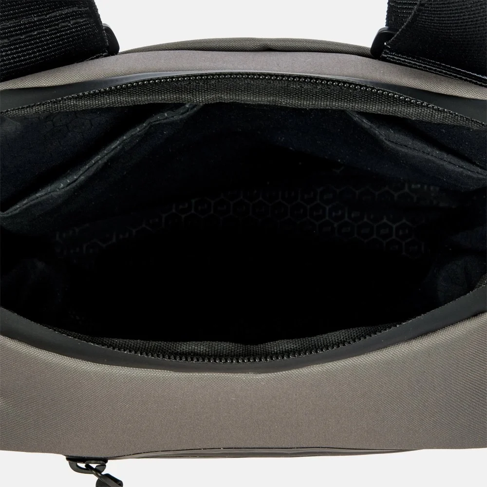 Porsche Design Urban Eco schoudertas S stone grey bij Duifhuizen