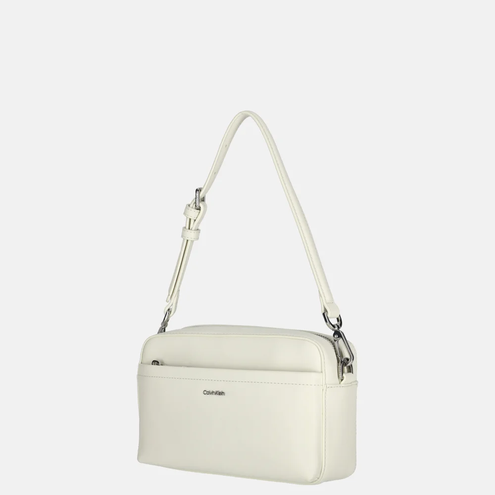 Calvin Klein must convertible camera bag crossbody tas chalk bij Duifhuizen