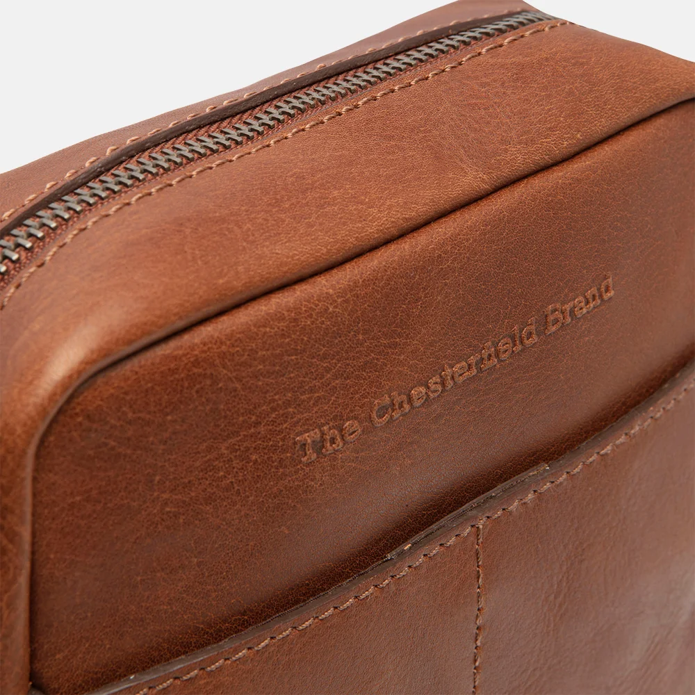 Chesterfield Troy schoudertas soft class cognac bij Duifhuizen