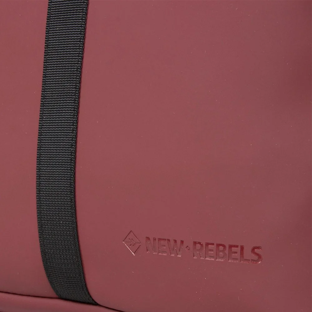 New Rebels Mart rugzak small burgundy bij Duifhuizen