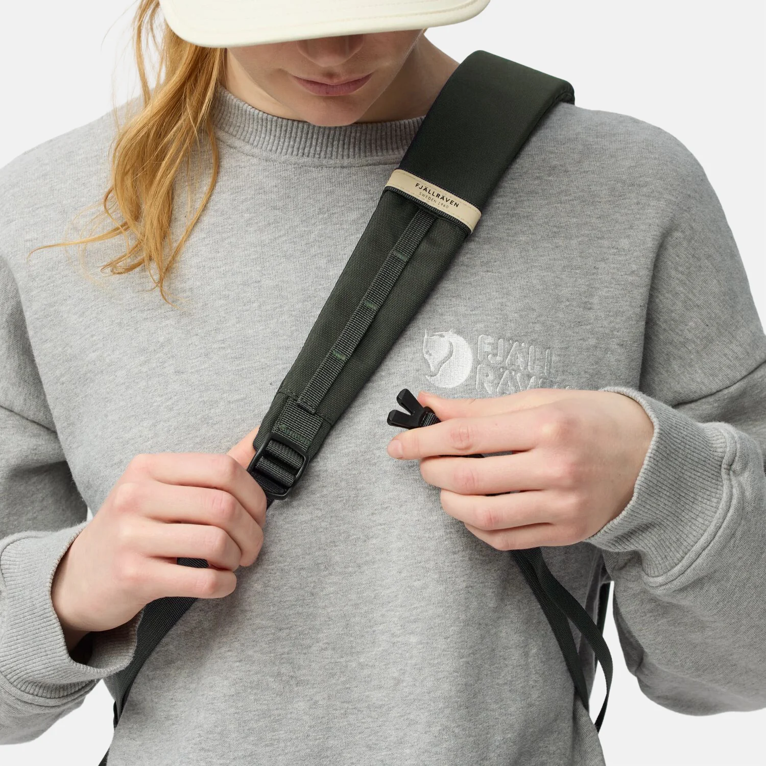 Fjallraven Skule Sling rugzak 10 inch deep forest bij Duifhuizen