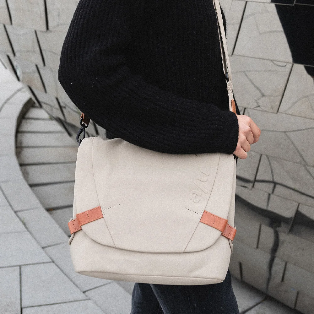 Aunts and Uncles Japan Sendai schoudertas nomad bij Duifhuizen