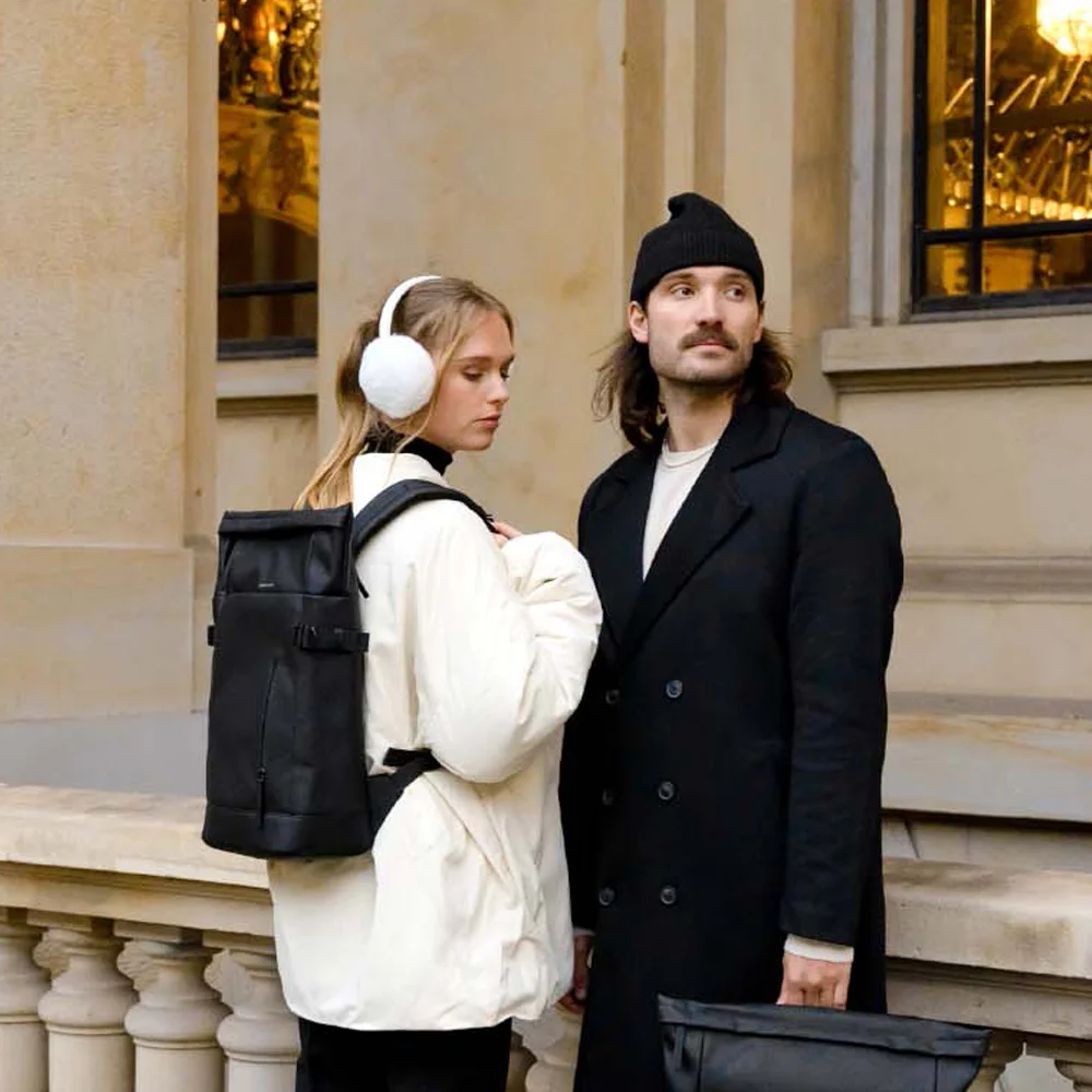 Kapten & Son Helsinki 2.0 rugzak 15 inch all black bij Duifhuizen