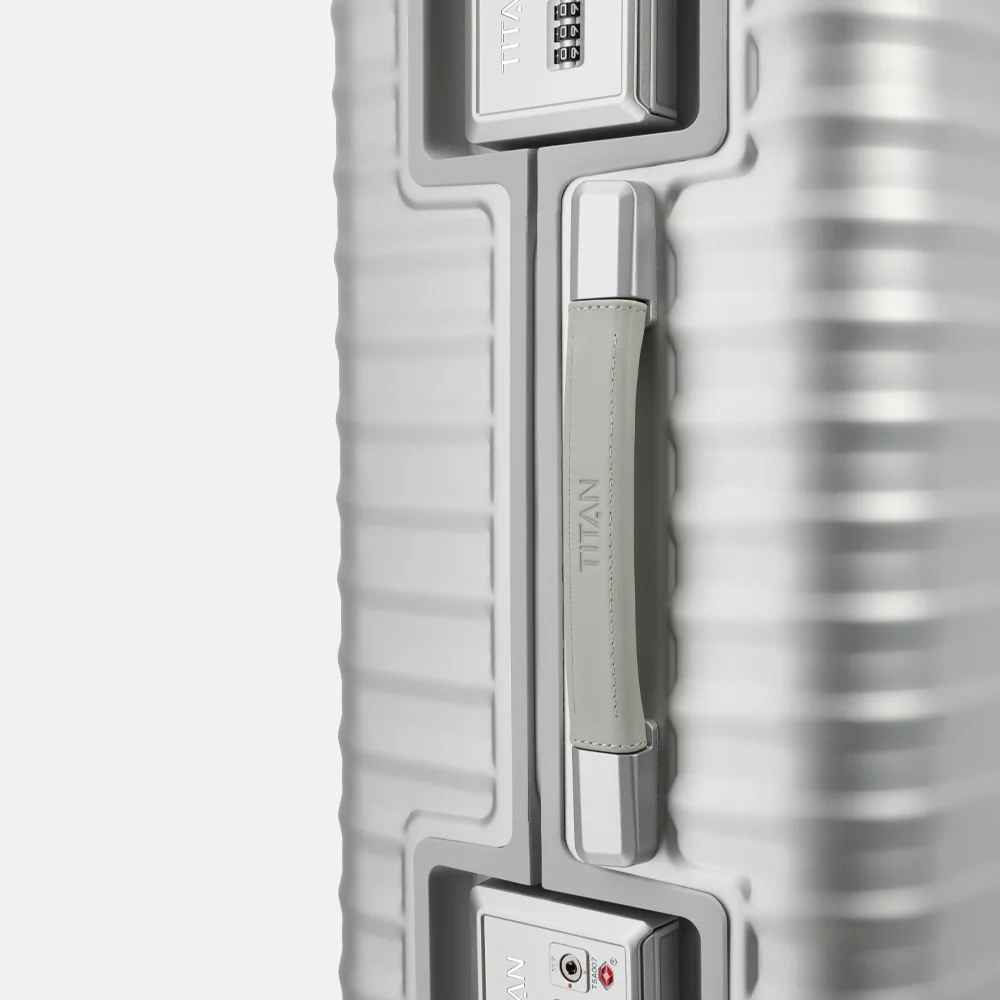 Titan Eternity reiskoffer 75 cm silver bij Duifhuizen
