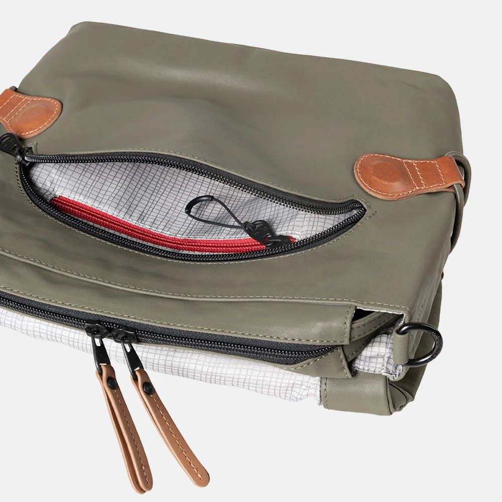 Aunts and Uncles Japan Sendai schoudertas fallen rock bij Duifhuizen