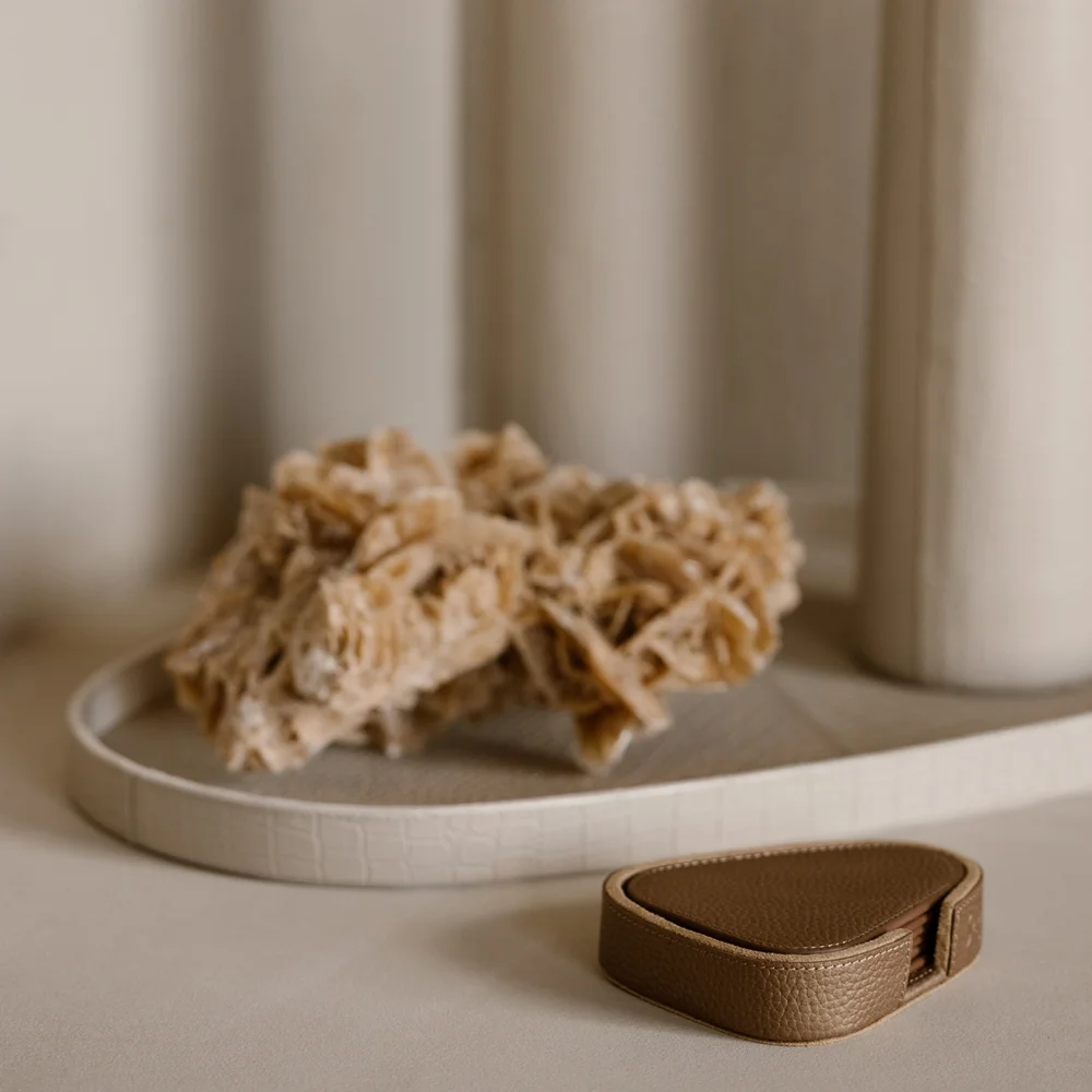 Chamada leren dienblad organisch croco M beige bij Duifhuizen