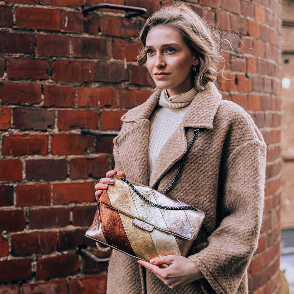 Charm London Elisa schoudertas L multi gold bij Duifhuizen