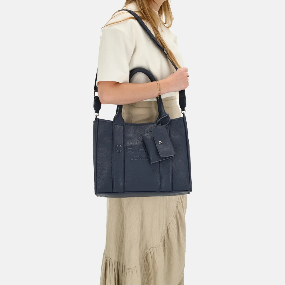 Charm London Debossed shopper M blauw bij Duifhuizen