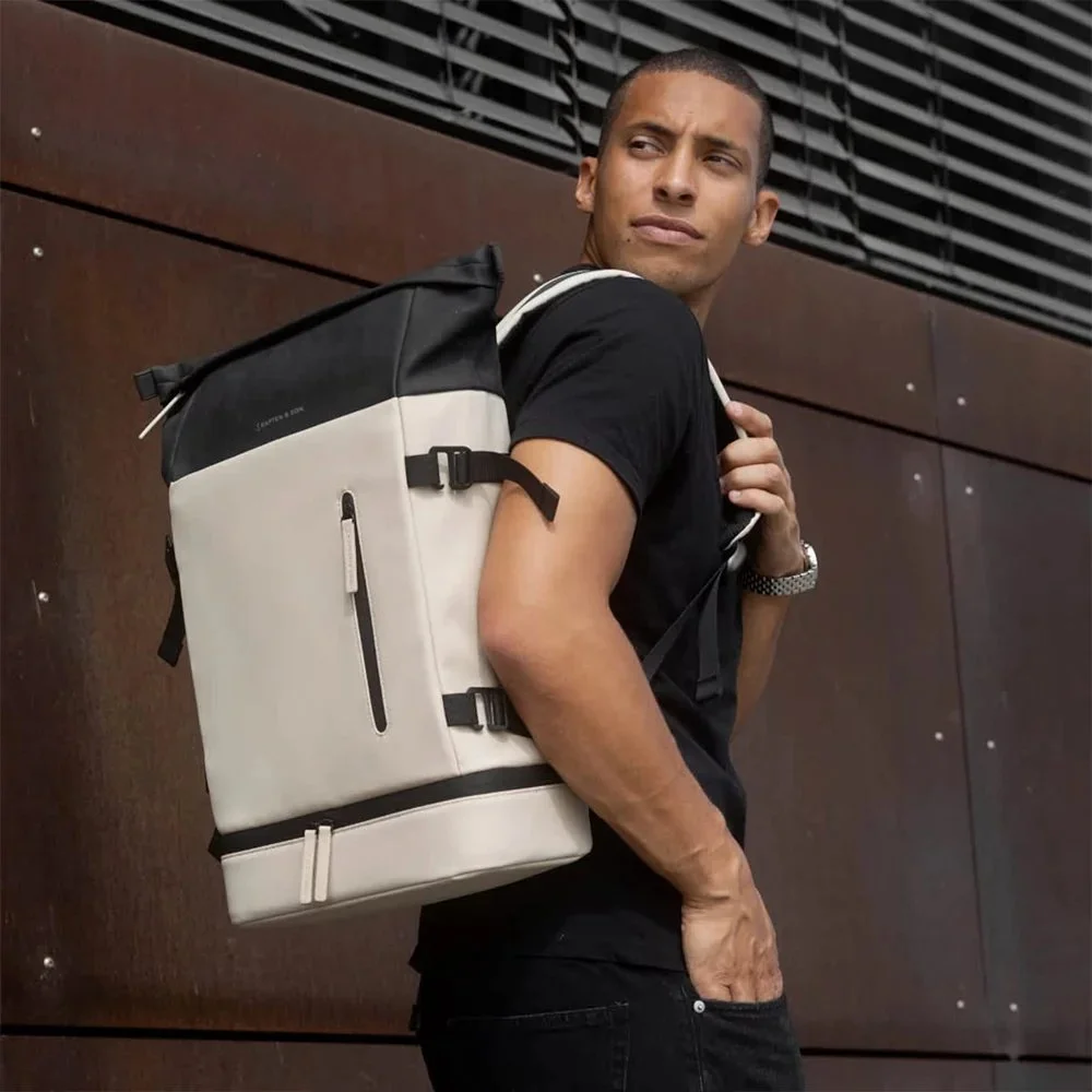 Kapten & Son Helsinki 17.3 inch rugzak cream/black bij Duifhuizen