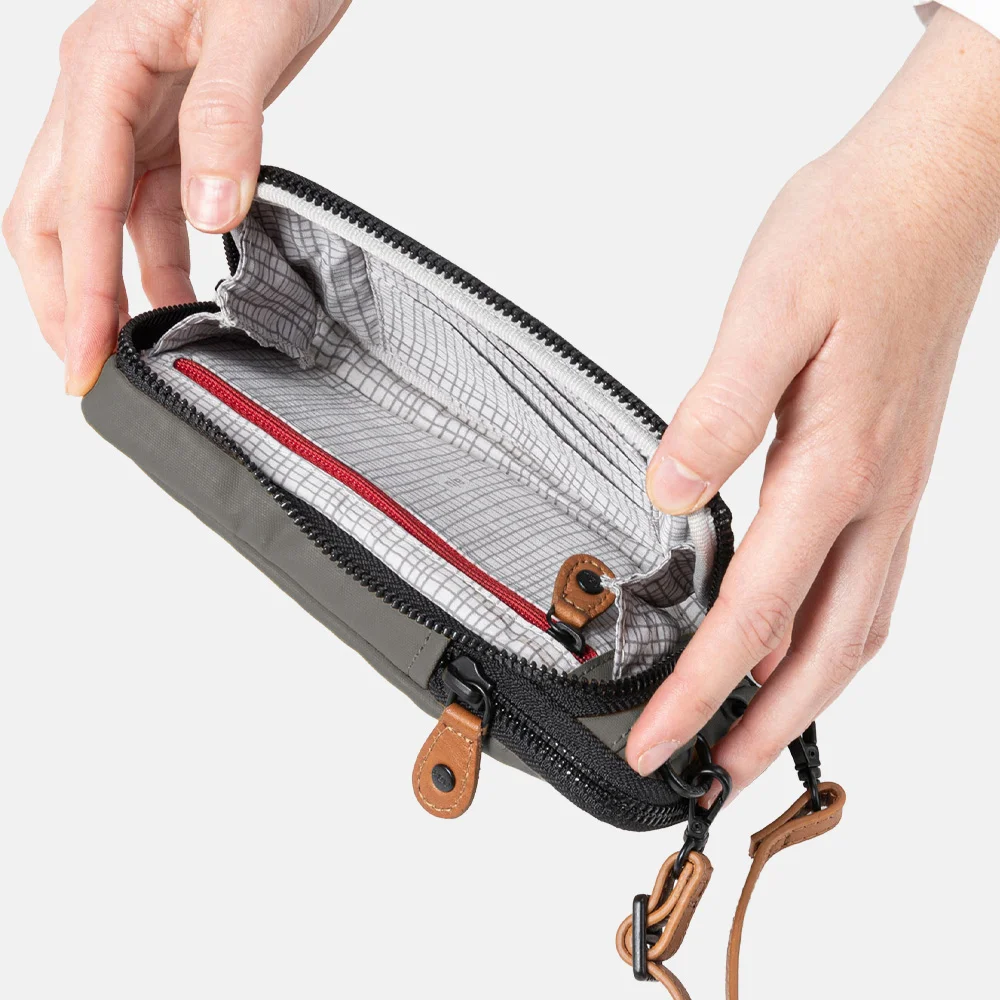 Aunts and Uncles Japan Uji telefoontas gravity grey bij Duifhuizen