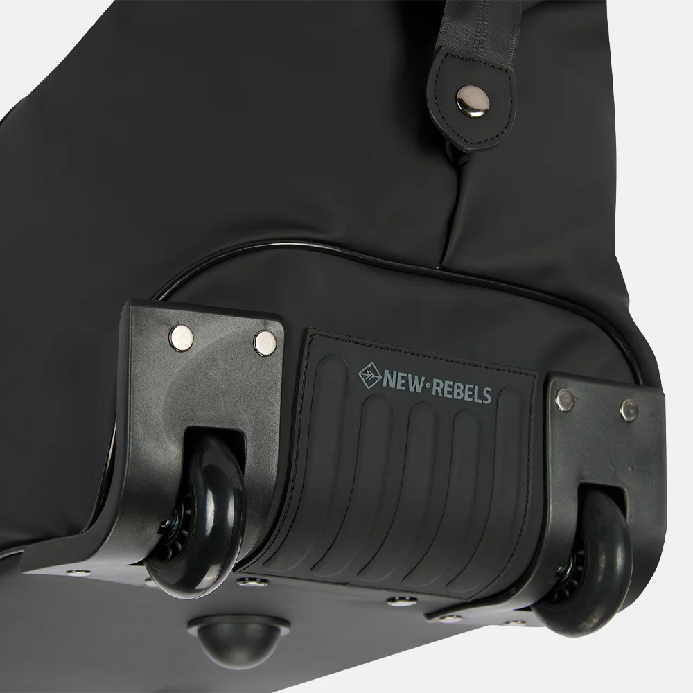 New Rebels Mart Duffle reistas op wielen black bij Duifhuizen