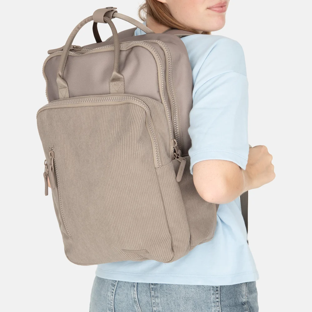 New Rebels Milwaukee rugzak ribby taupe bij Duifhuizen