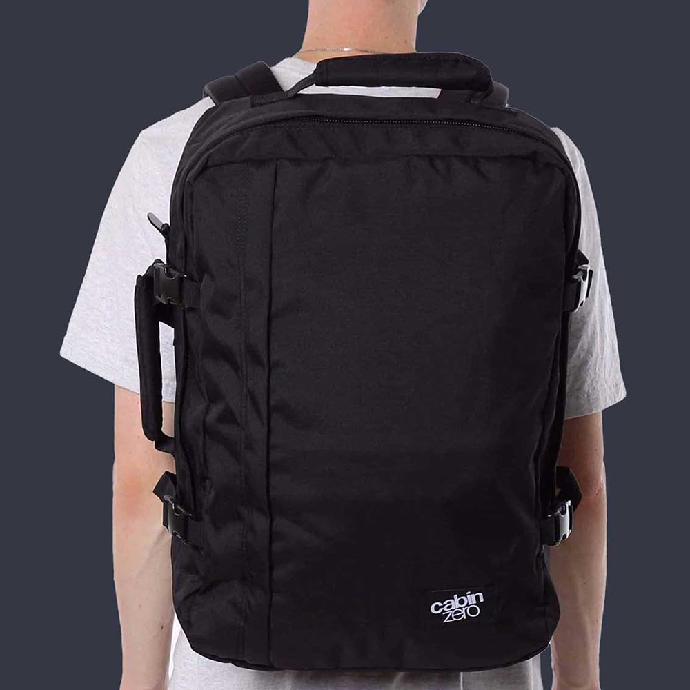 CABINZERO Classic rugzak 44L absolute black bij Duifhuizen